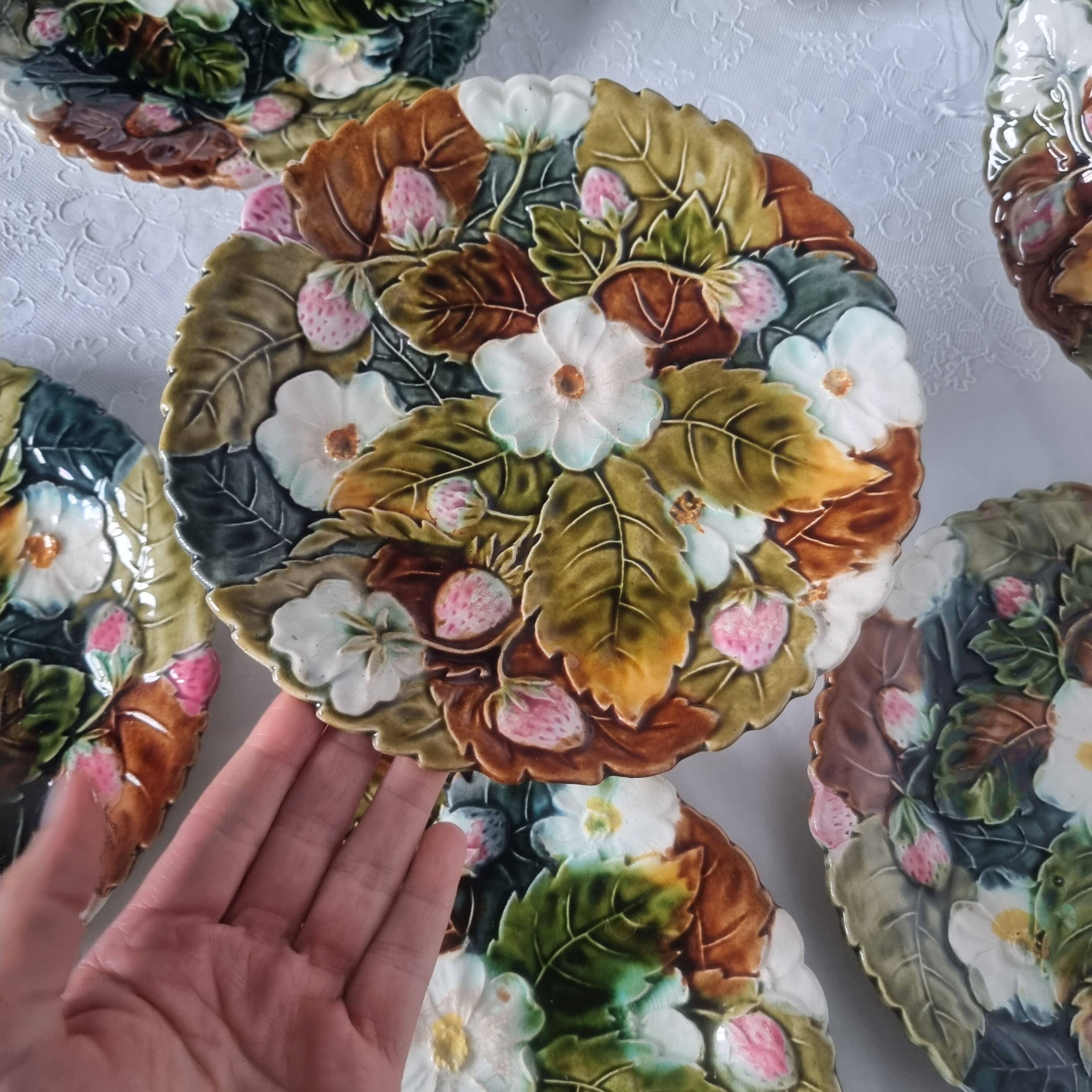 Set of 6 french onnaing barbonite ceramic plates and cake plate