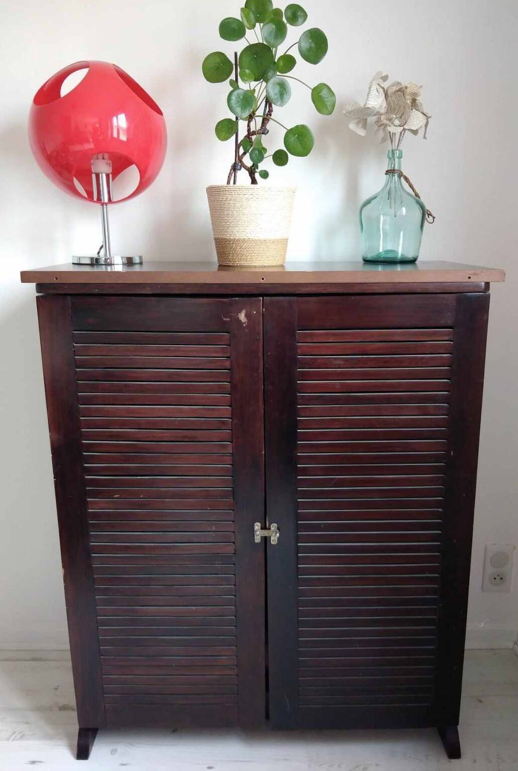 Mahogany bar cabinet