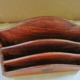 Trieur carries old mail in rosewood from India