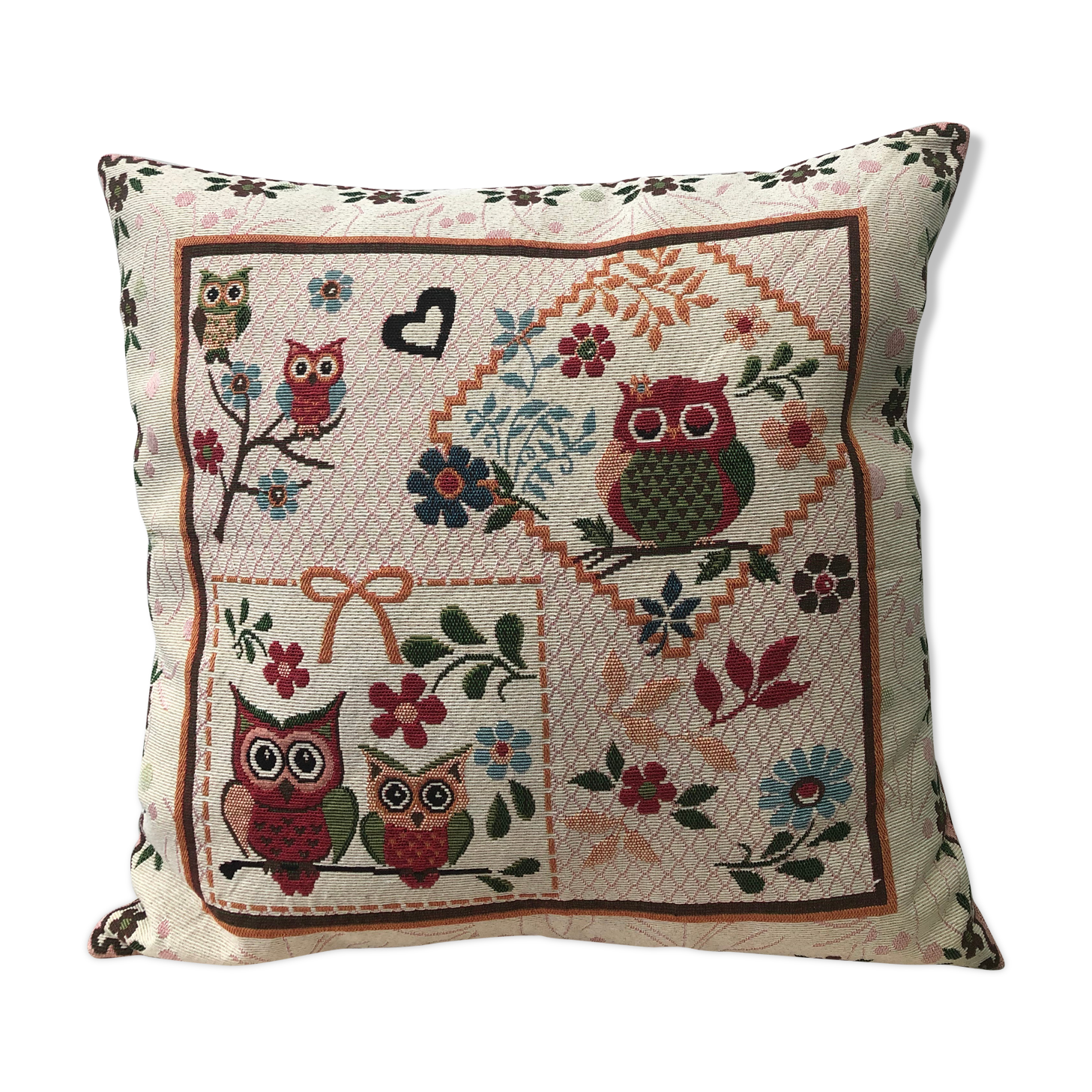 Owl cushion