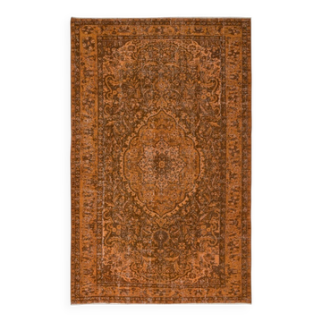 Tapis en laine turc à motif médaillon vintage noué à la main, teinté en orange pour le salon.