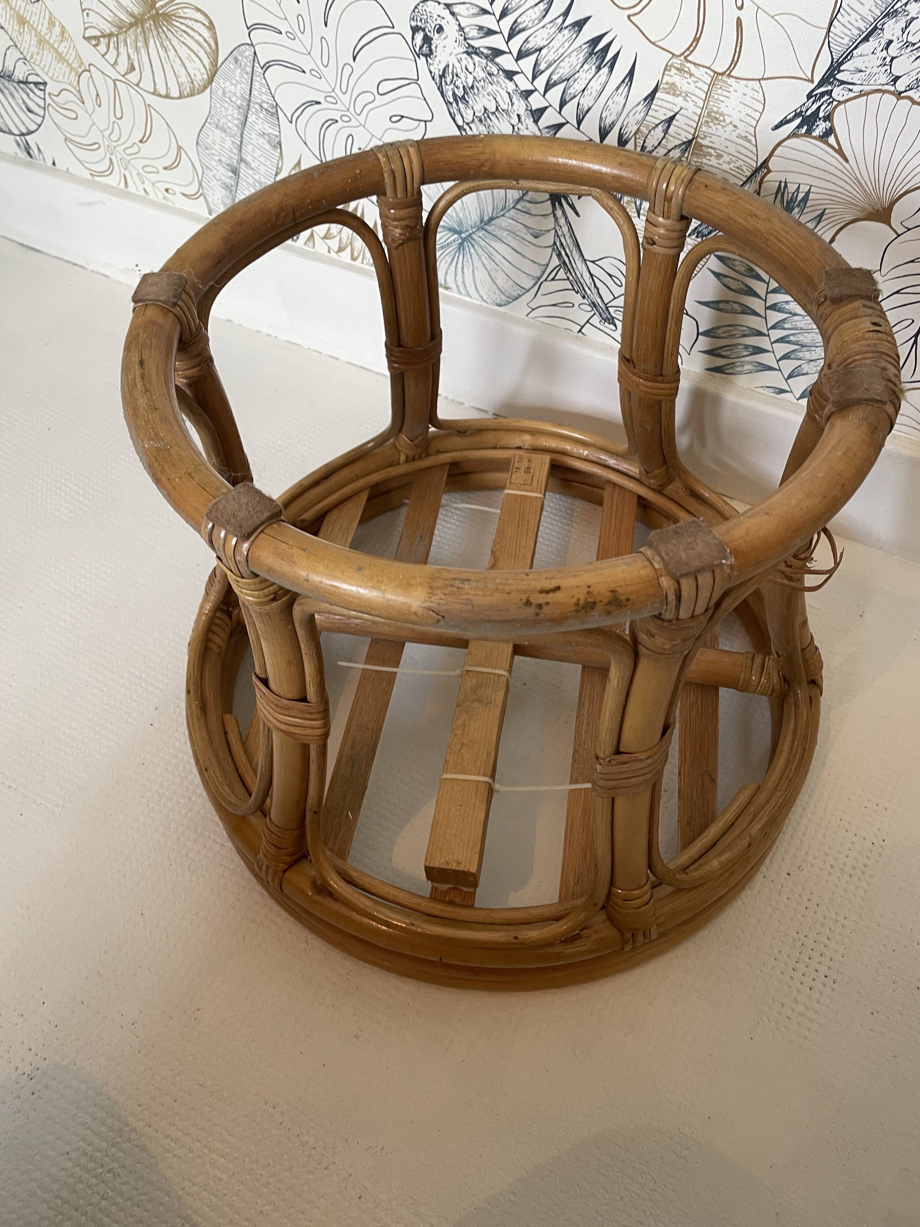 Rattan pouf