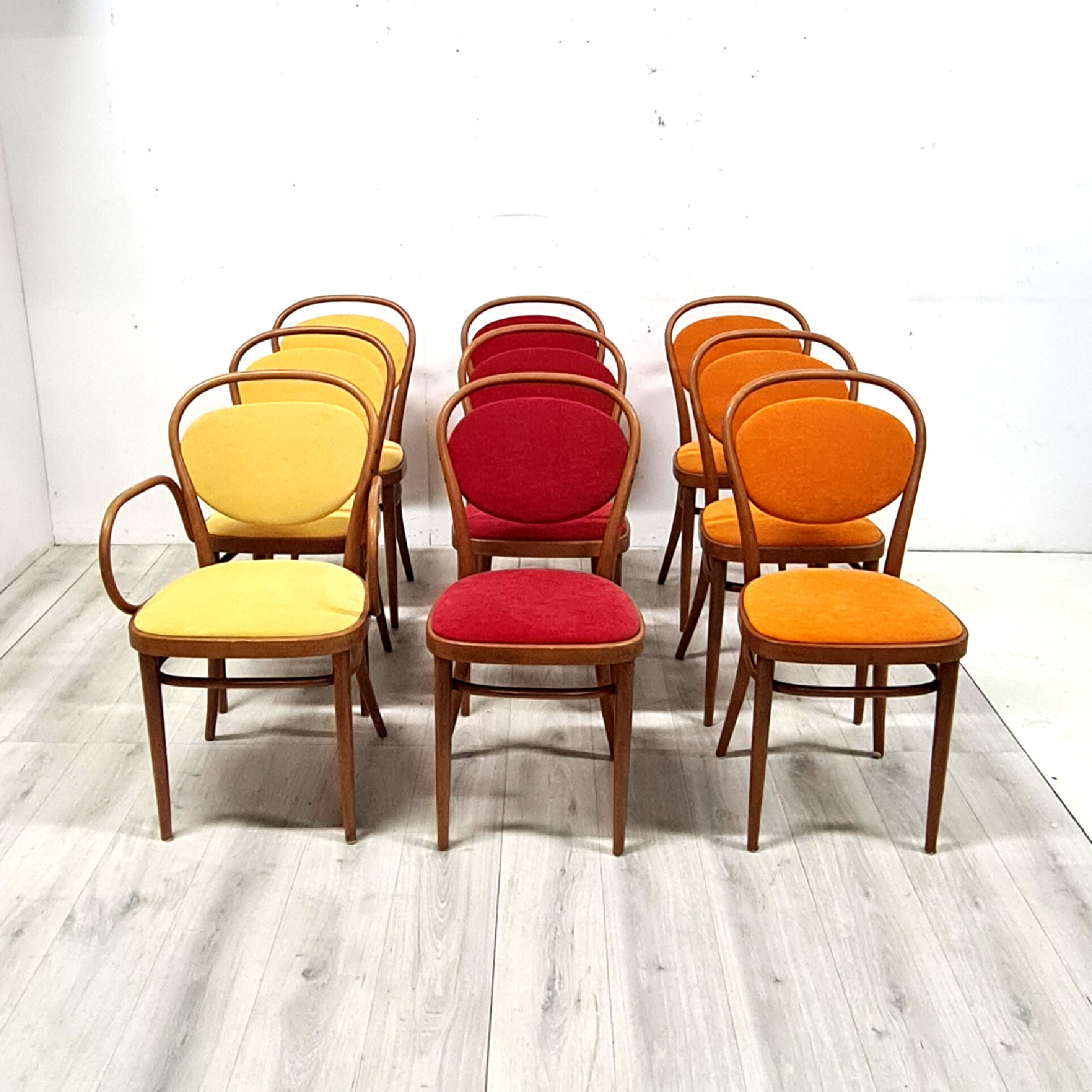 Set of 9 model 215 dining chair  for Thonet, Austria 1980s