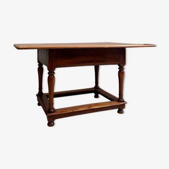 Table en noyer d'époque XVlllème