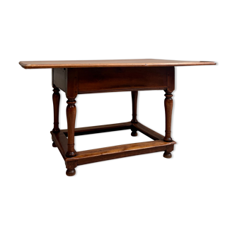 Table en noyer d'époque XVlllème