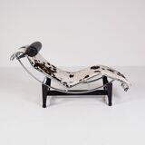 LC4 chaise lounge lounger with leather covering by Cassina