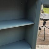 Small showcase
