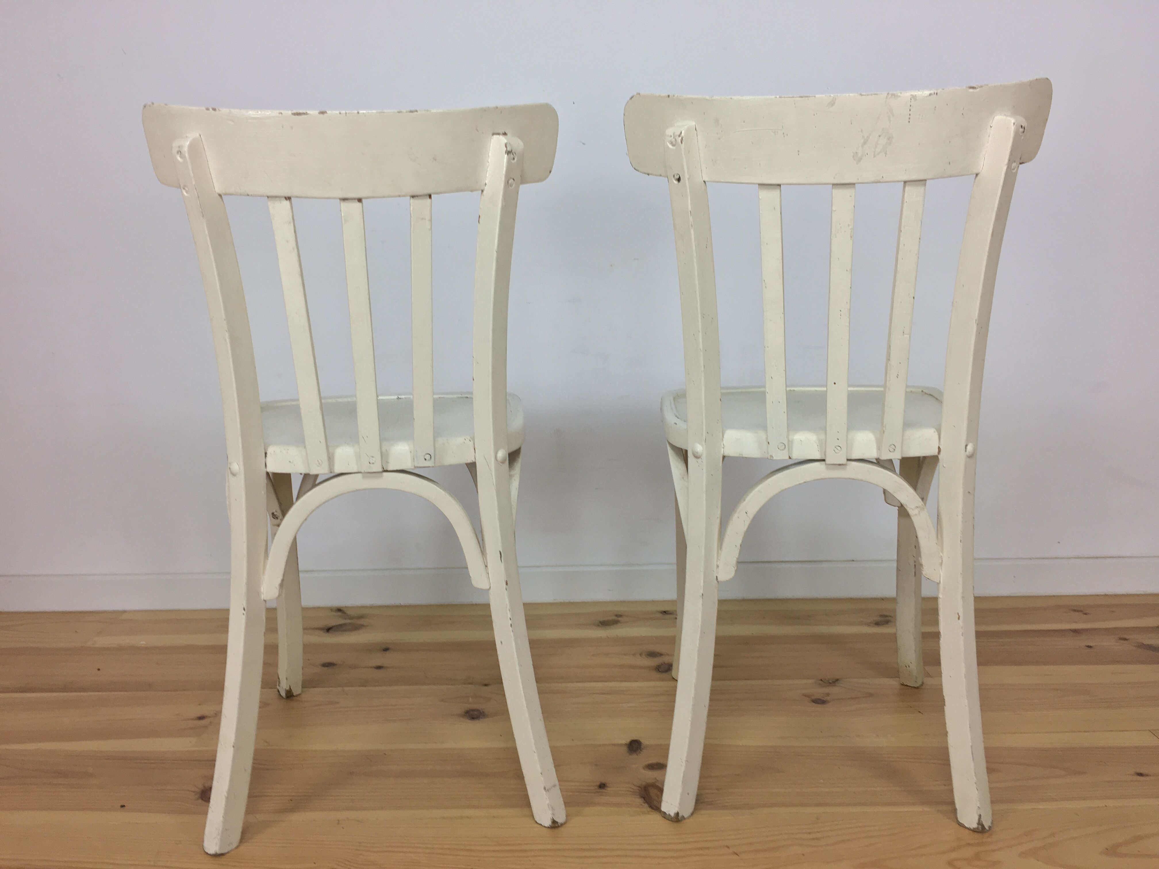 White Luterna vintage bistro chairs