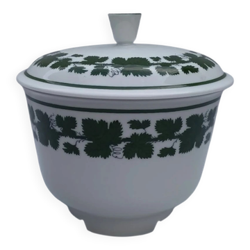 Vintage Meissen porcelain bonbonniere / lidded sugar bowl with vine leaf design, 1930s