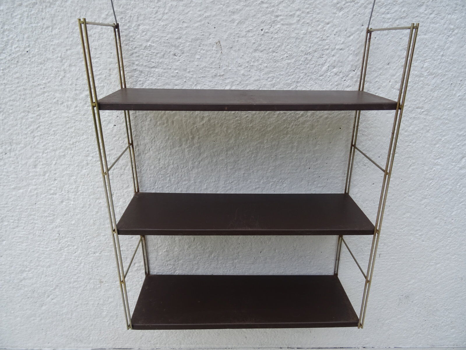 Metal string modular wall shelf