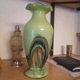 Petit vase opaline tons verts 1980