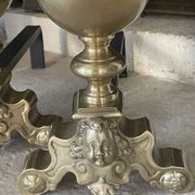 Paire de chenets en laiton