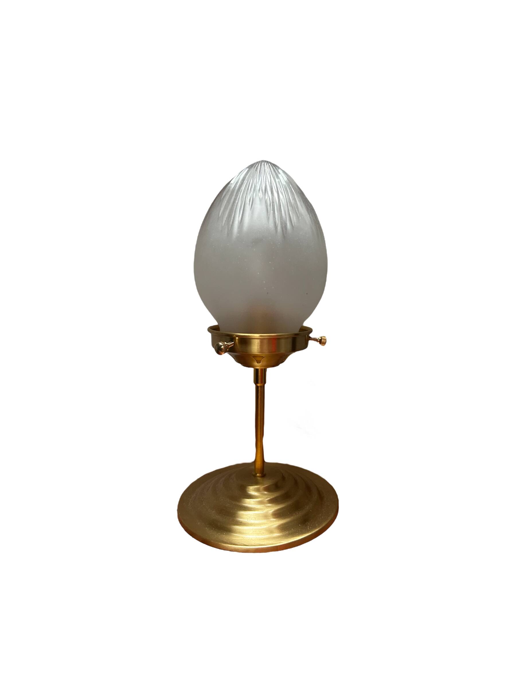 Vintage globe shell table lamp