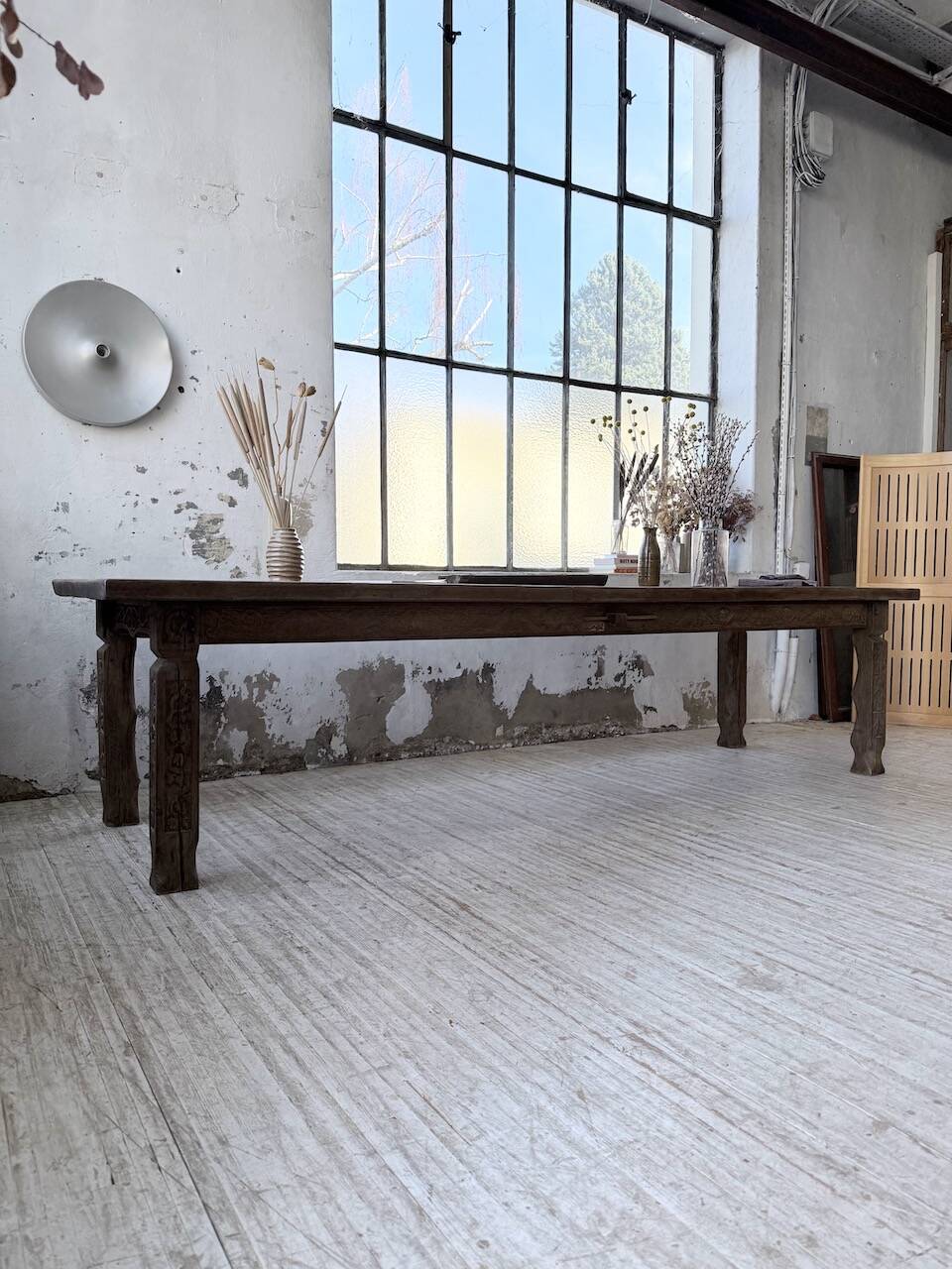 XL farmhouse table in solid oak, brutalist style, 20th century.