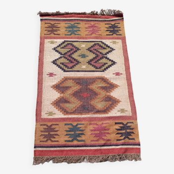 Kilim rug in jute and cotton. 93cm x 162cm