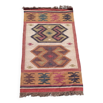 Kilim rug in jute and cotton. 93cm x 162cm