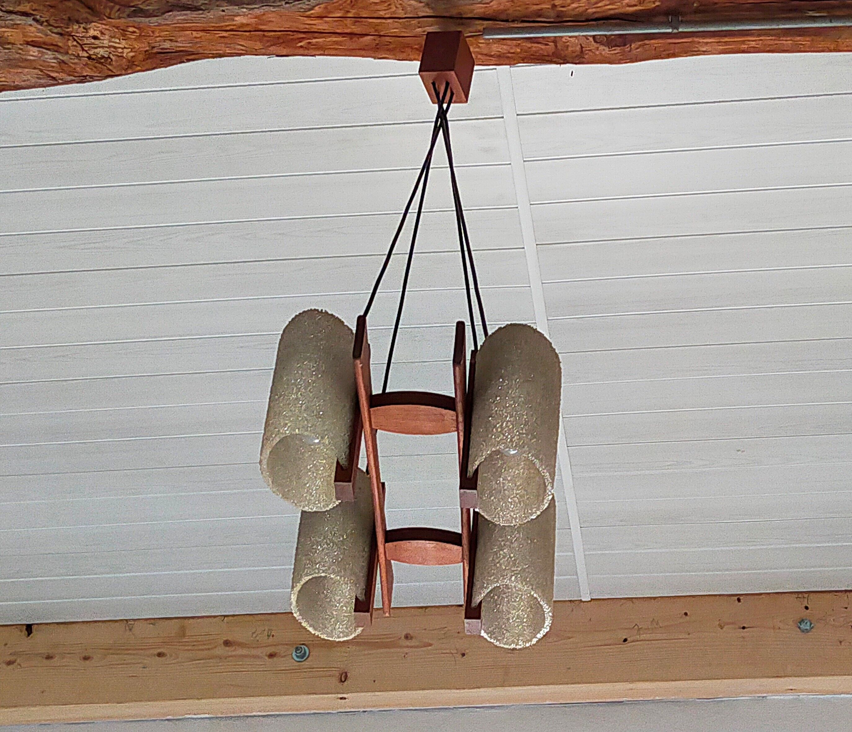 Lustre vintage scandinave en teck et perspex