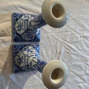 2 bougeoirs en faïence de Delft Hollande 1988
