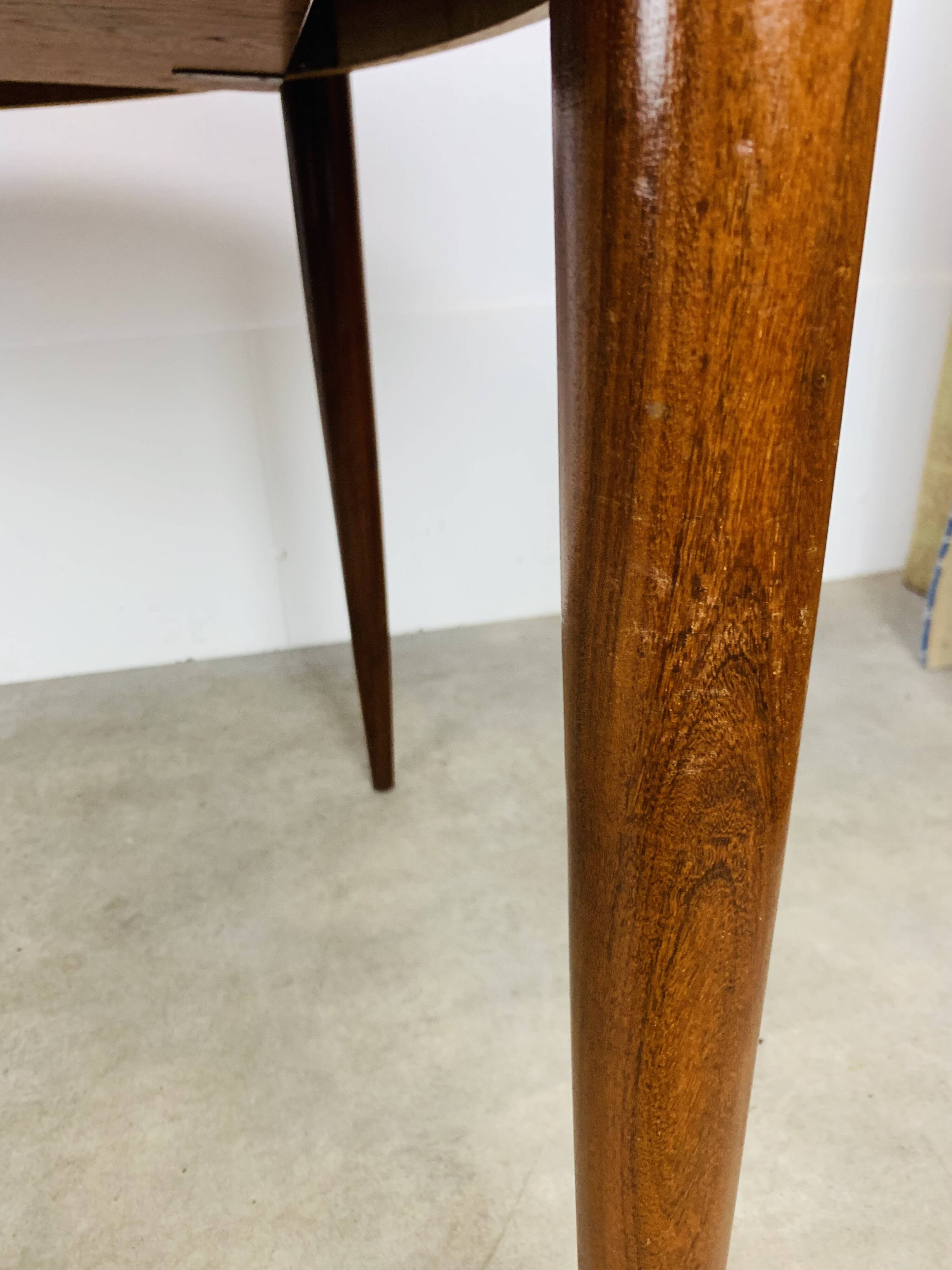 Round extendable Scandinavian table, teak, 1960s