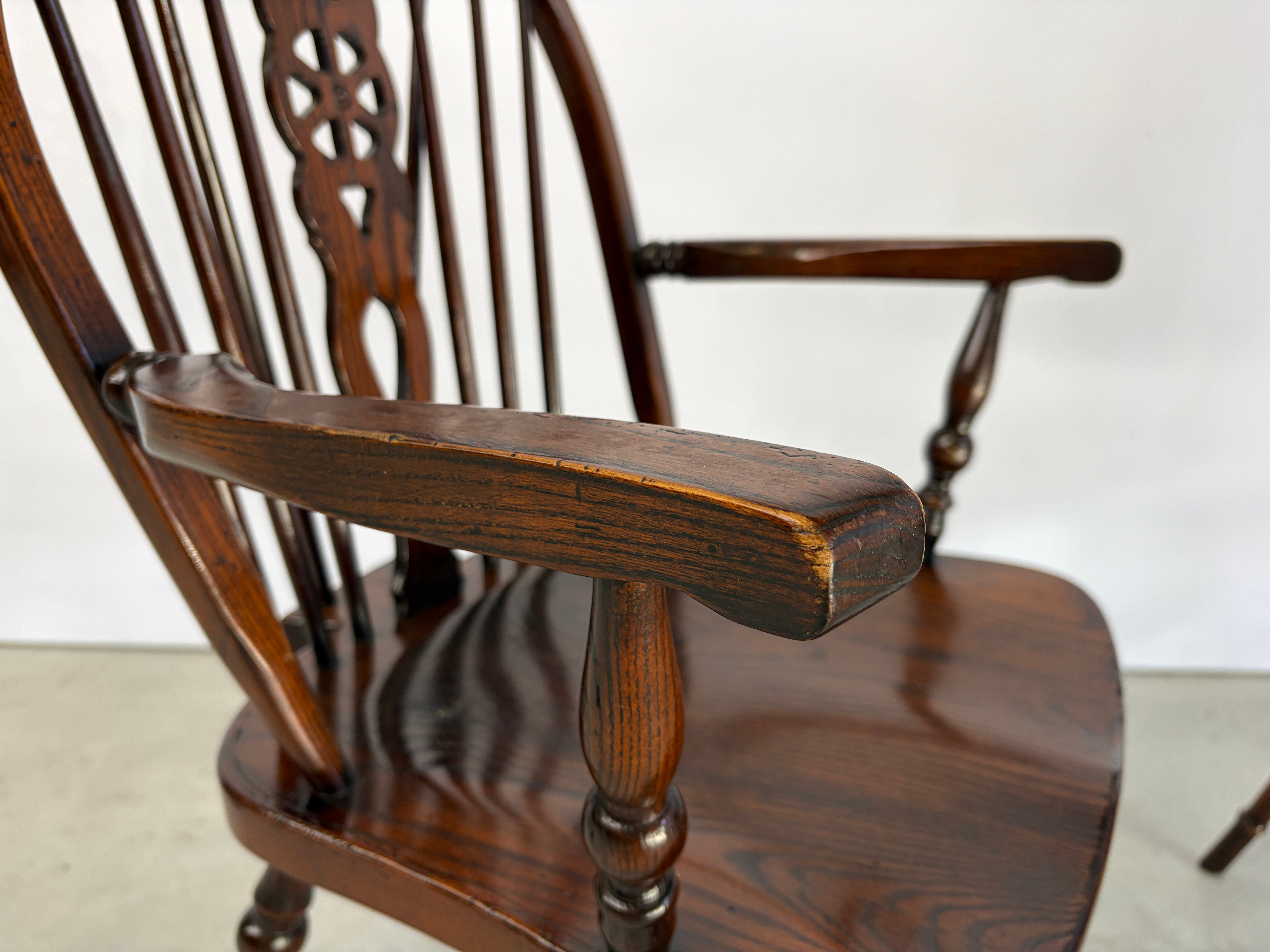 Magnifiques chaises de salle à manger de style Windsor en anglais, ensemble de 4.