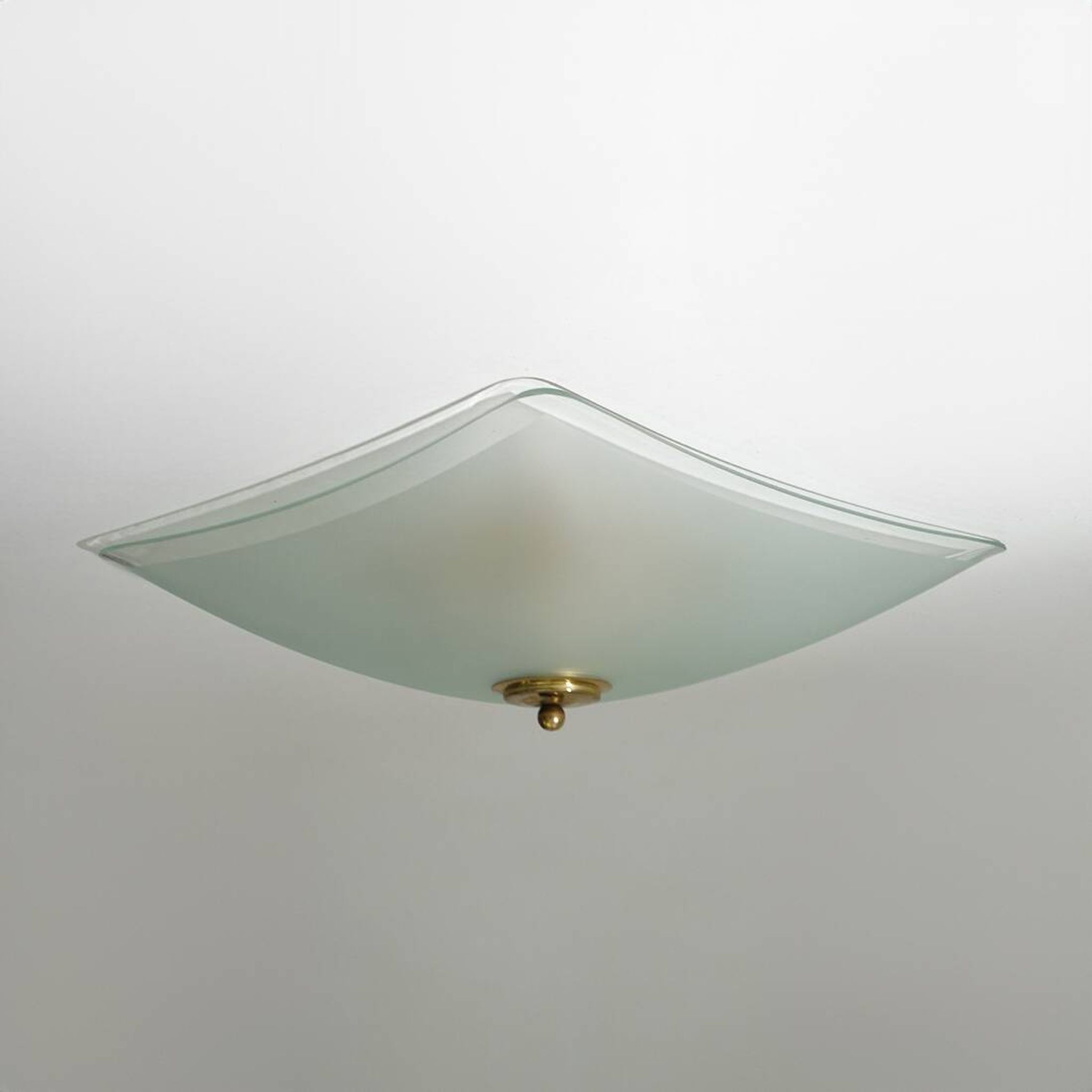 Lampe de plafond en verre satiné et laiton, années 1970