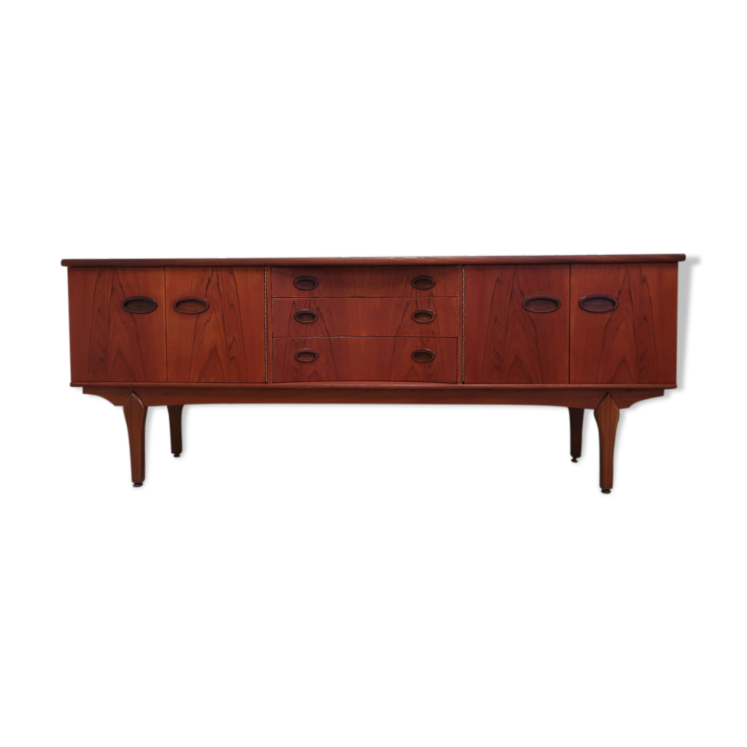 Atypical teak thread from the 60s