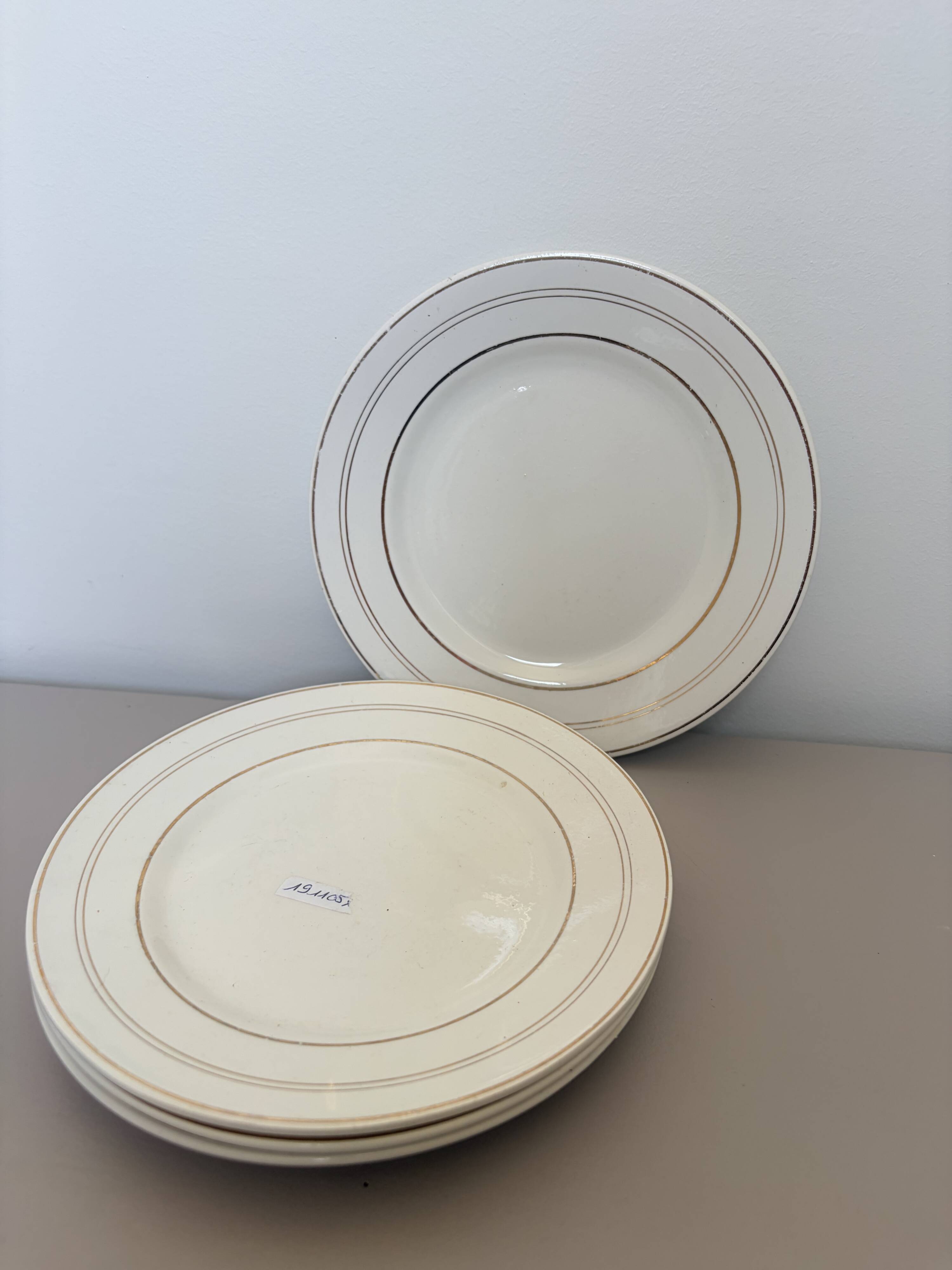 4 dessert plates in porcelain from St Amand 191105