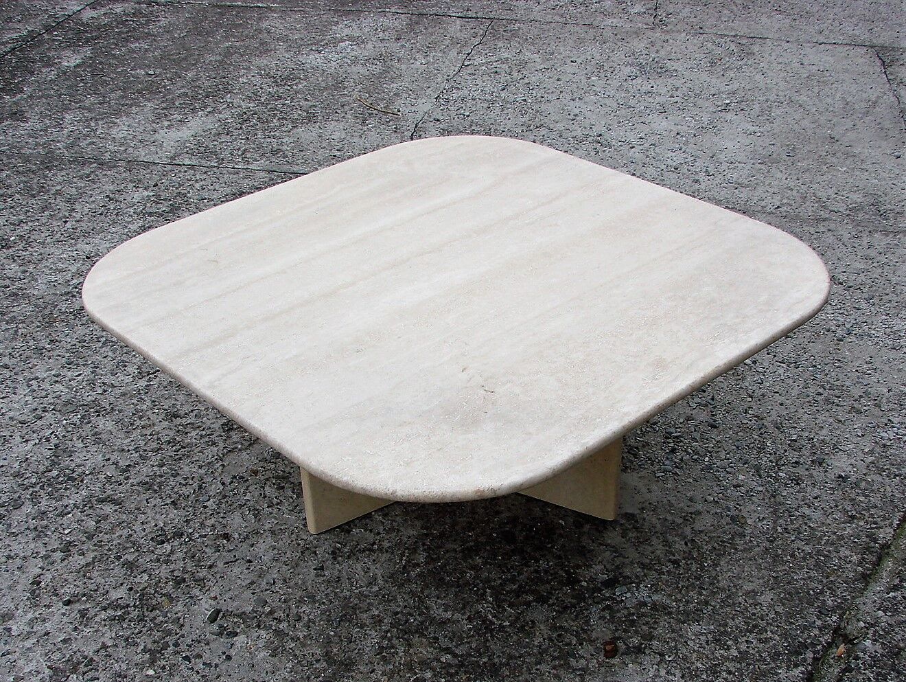 Table basse en travertin, années 1970