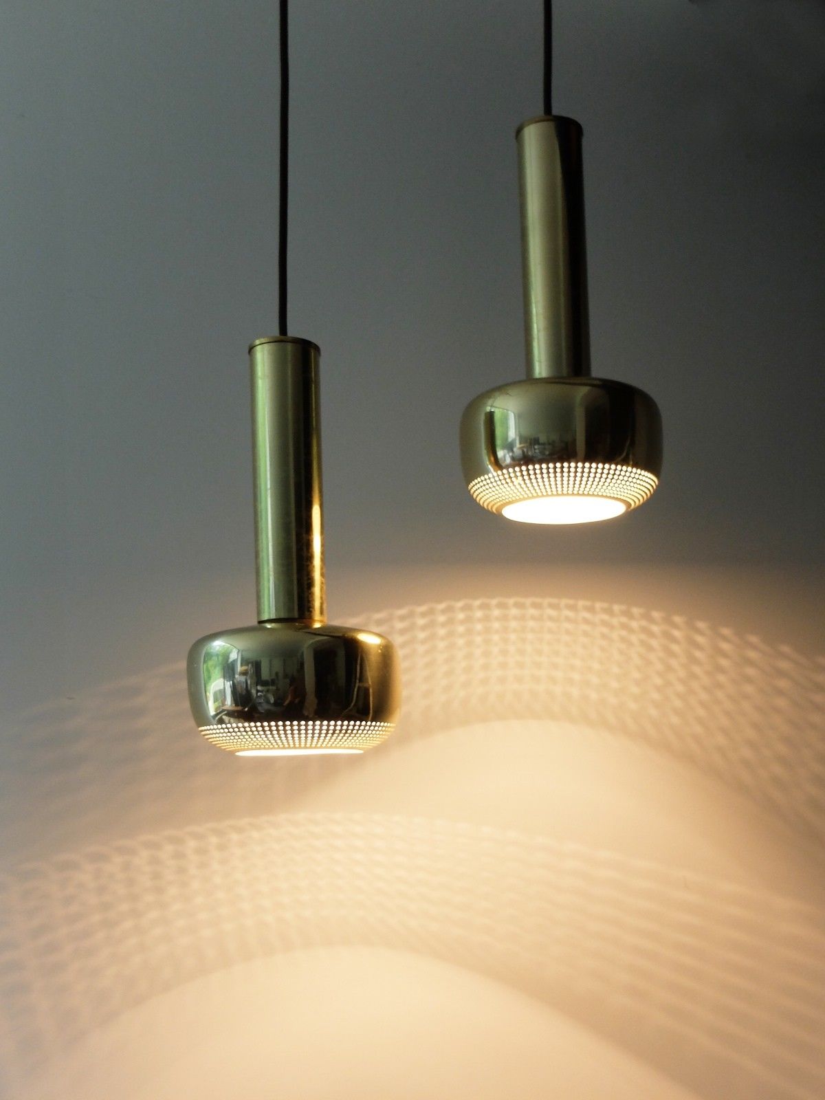 Pair of suspensions "Guldpendel" vintage brass by Vilhelm Lauritzen for Louis Poulsen