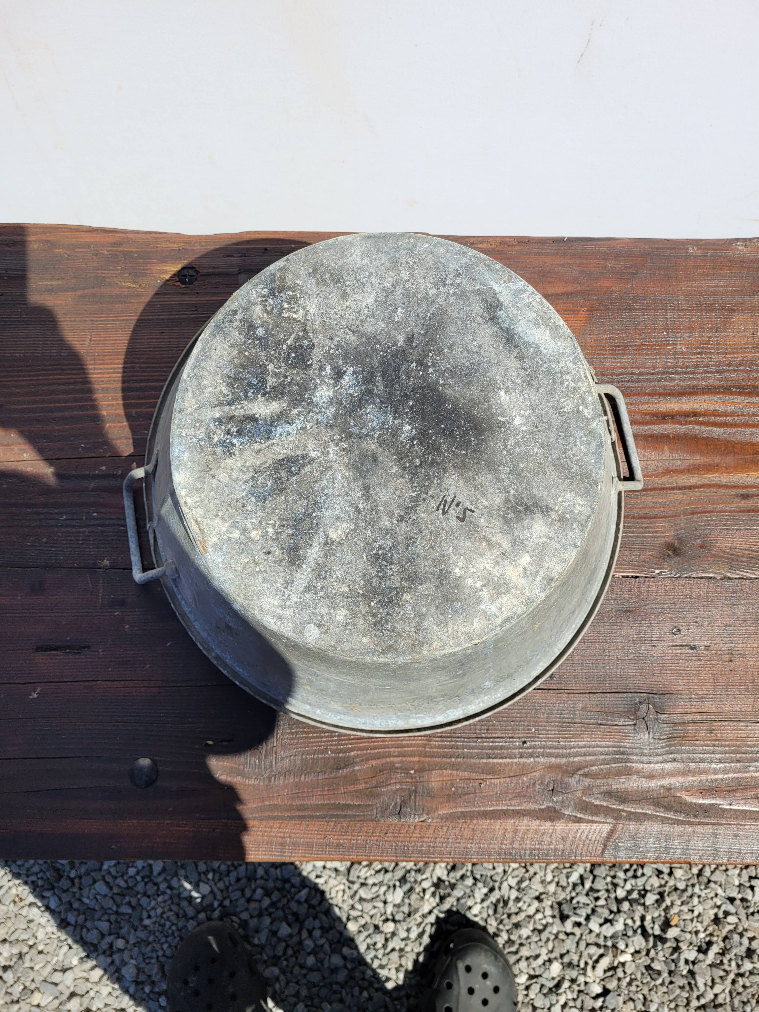 Zinc basin 42cms in diameter