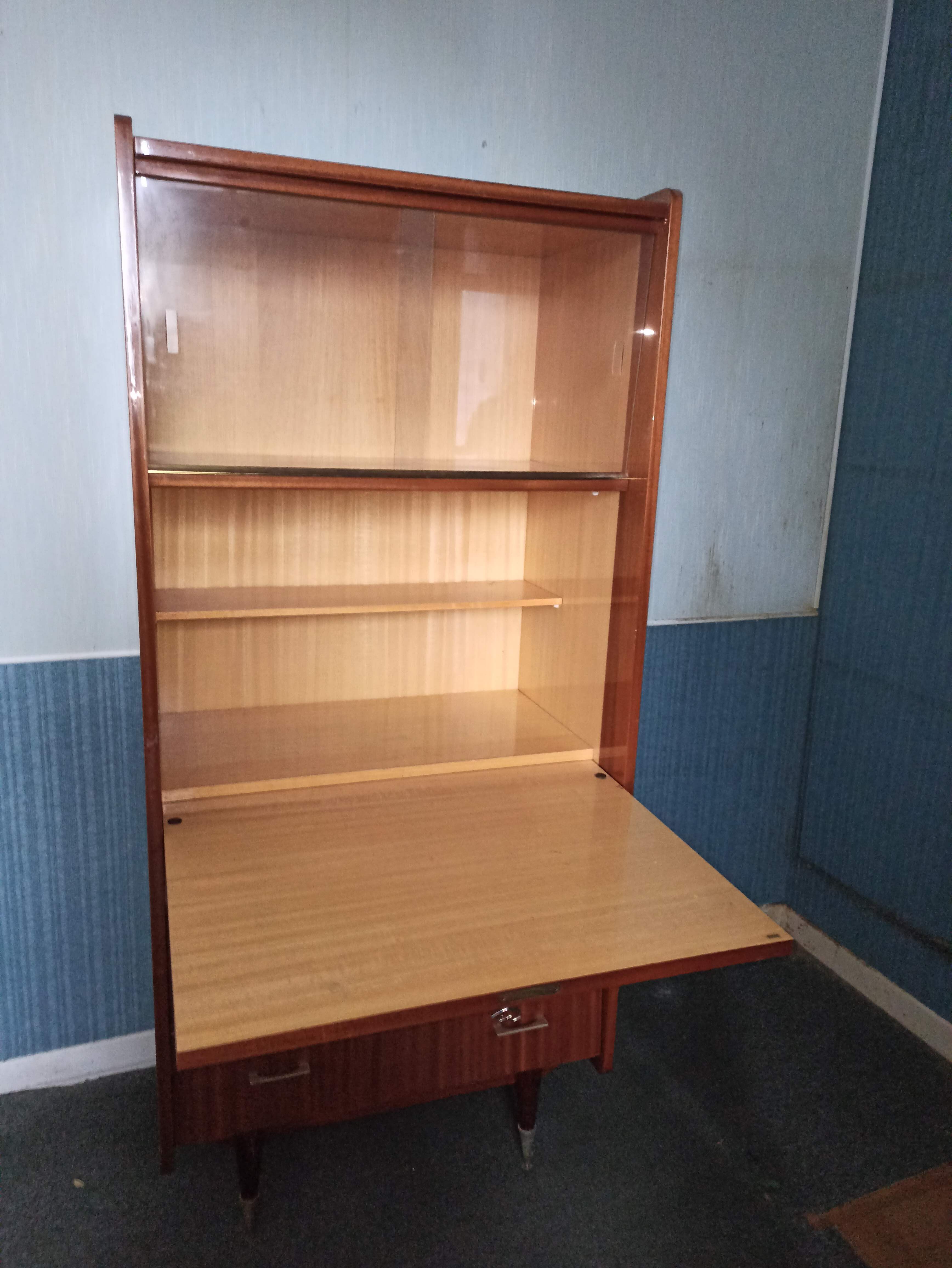 Secretary Convenient Office year 60