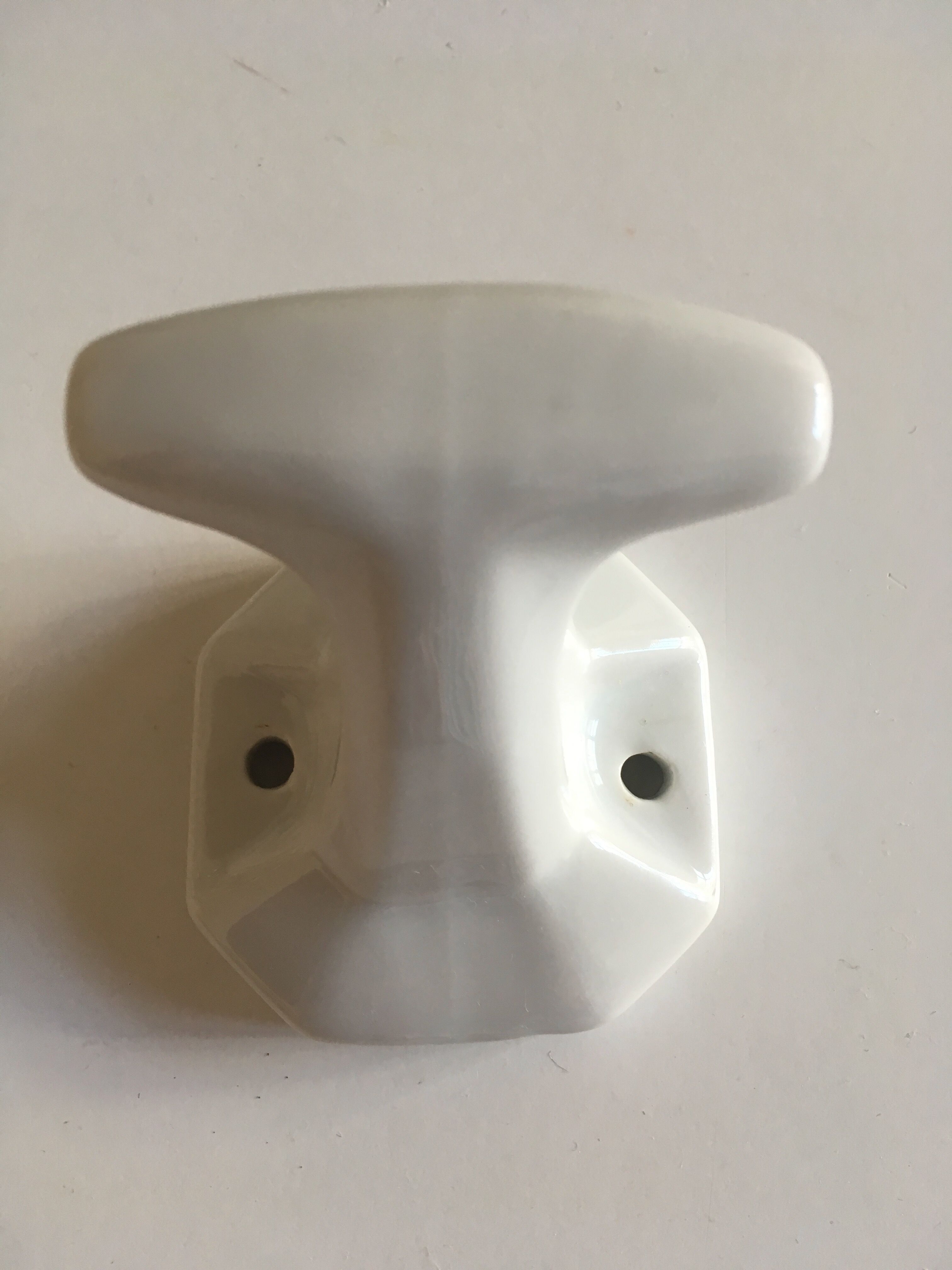 Bathroom patère in white art deco faience