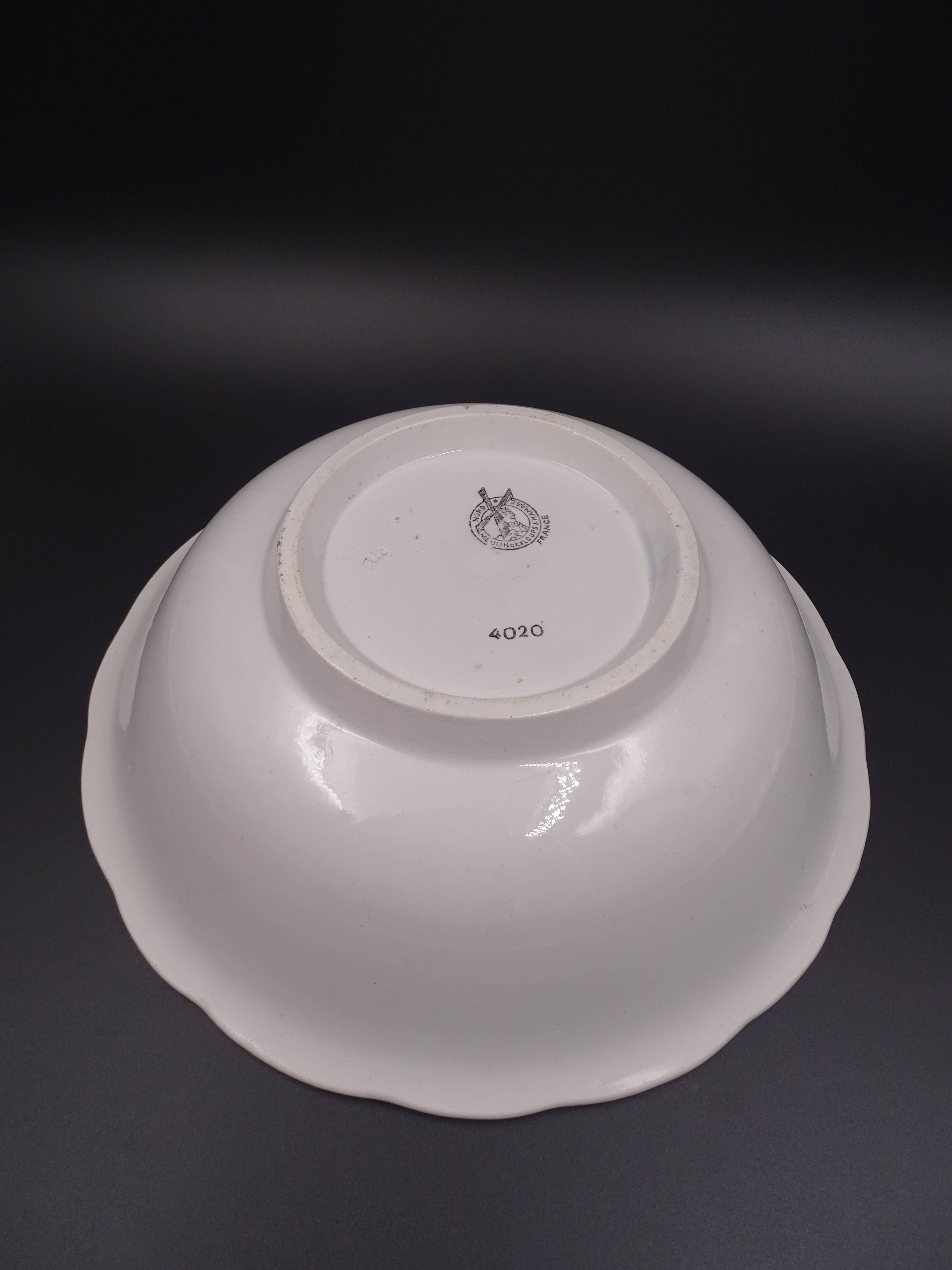 Large earthenware bowl of Moulin-des-Loups - Floral decoration - Around 1960