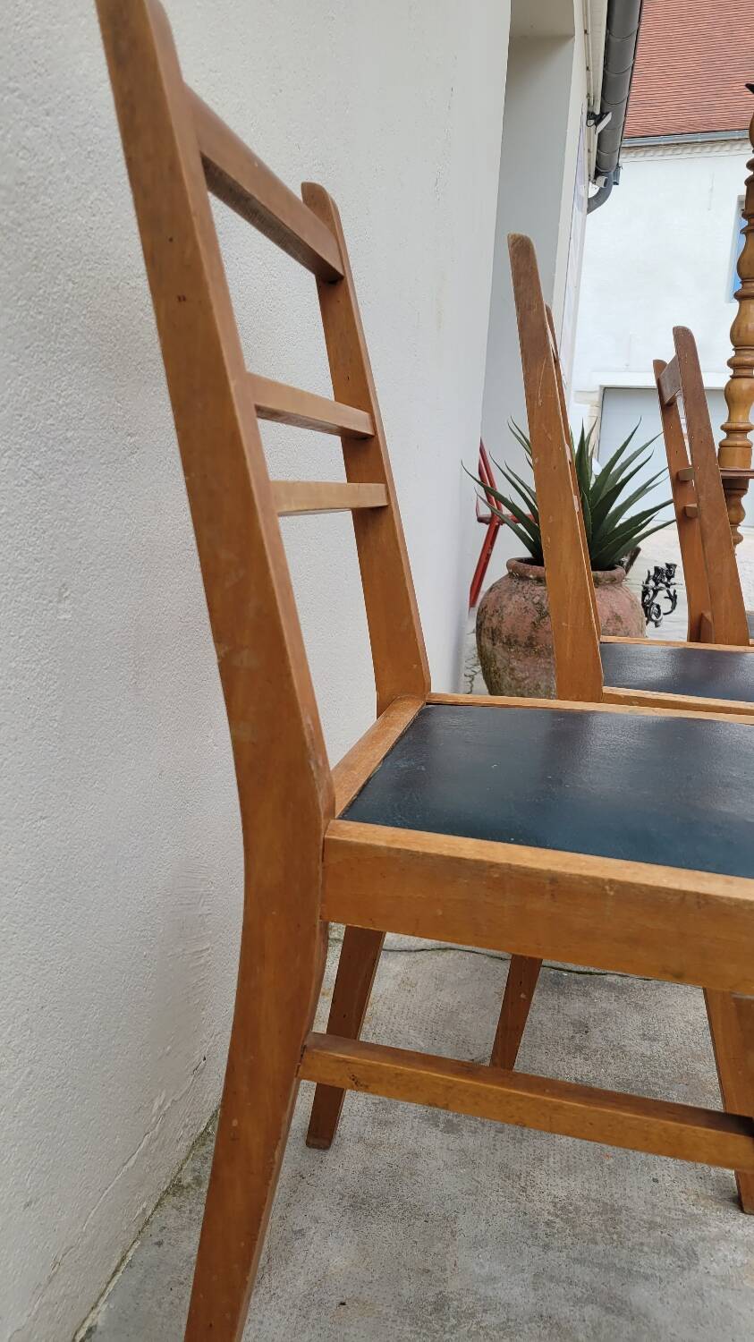 Series of 3 vintage chairs with compass legs - 1950s