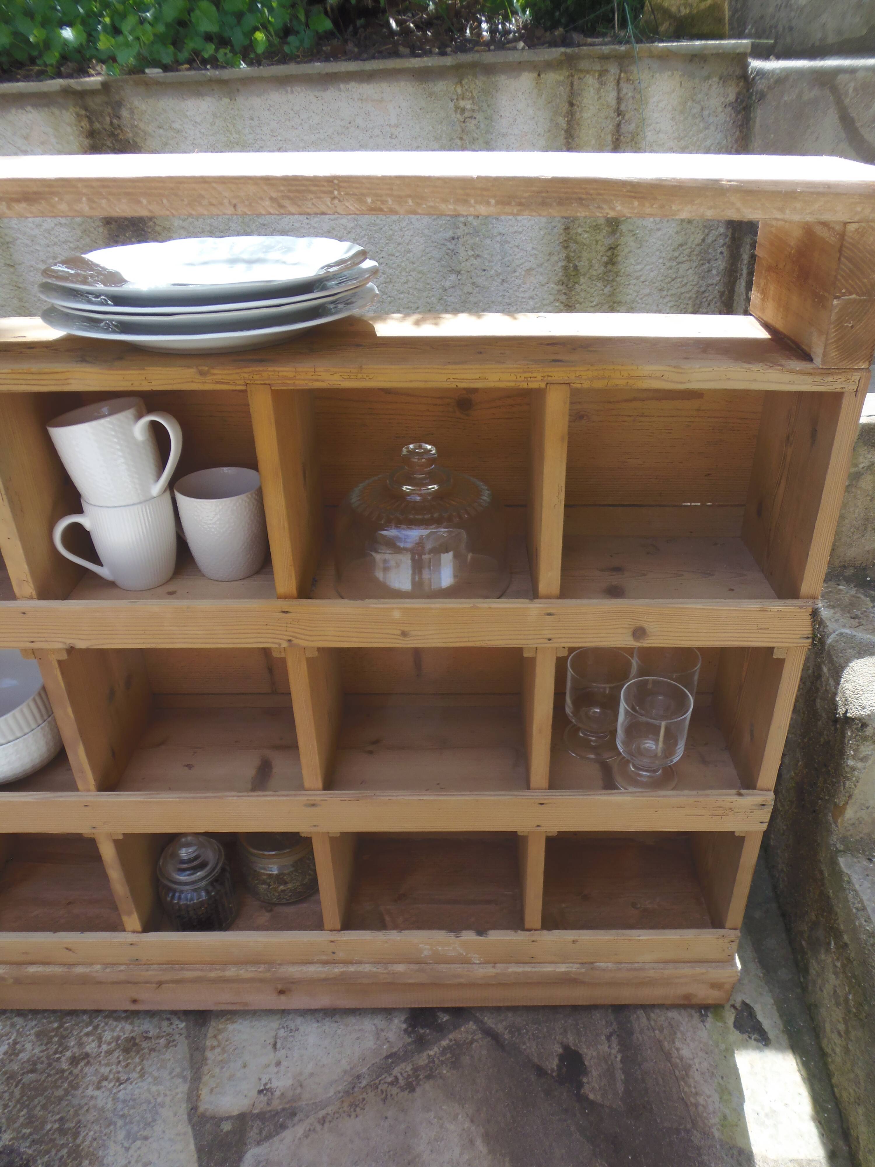 Vintage pitch pine furniture, 30 lockers, 1 niche.