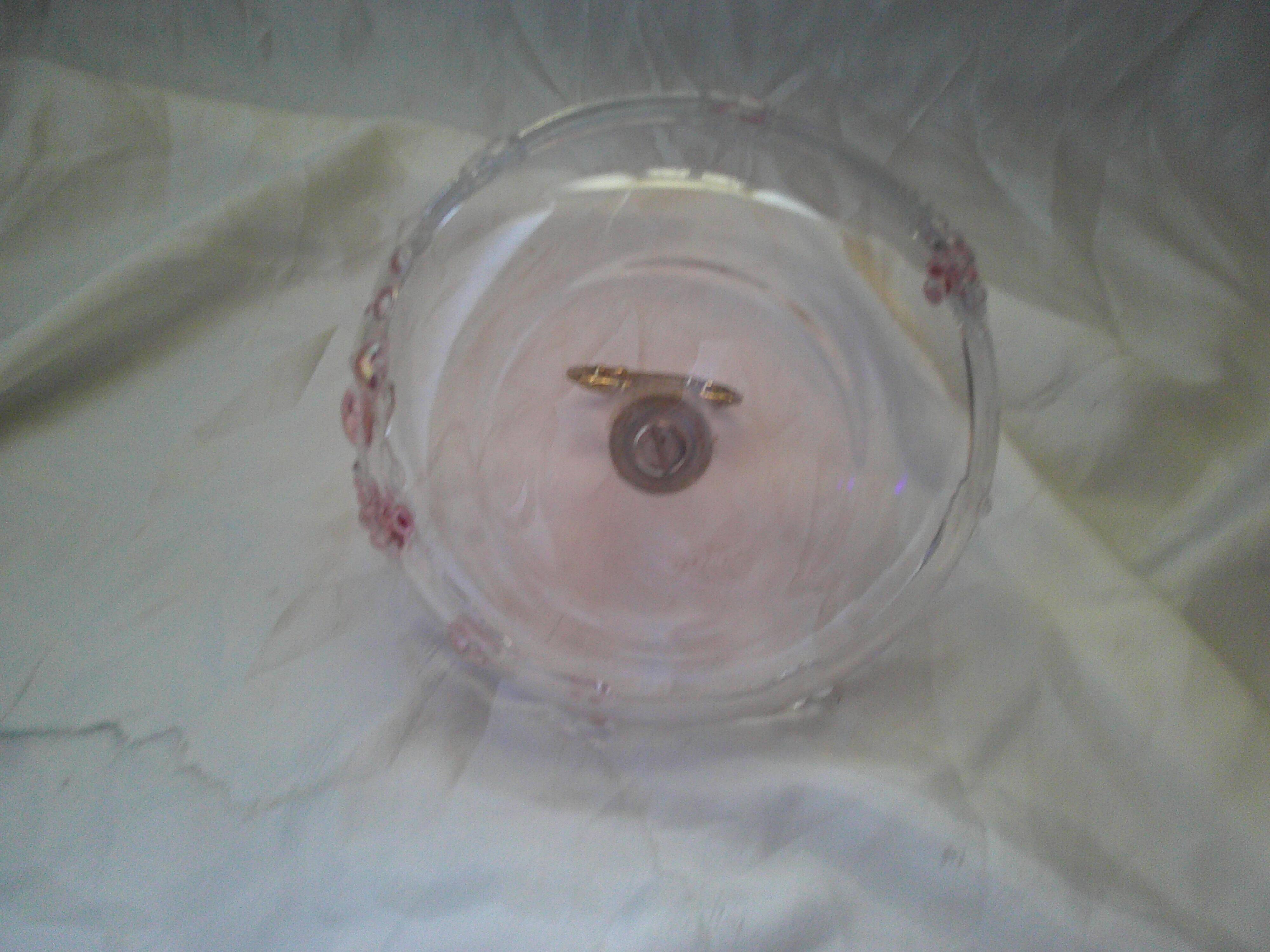 Glass cake stand