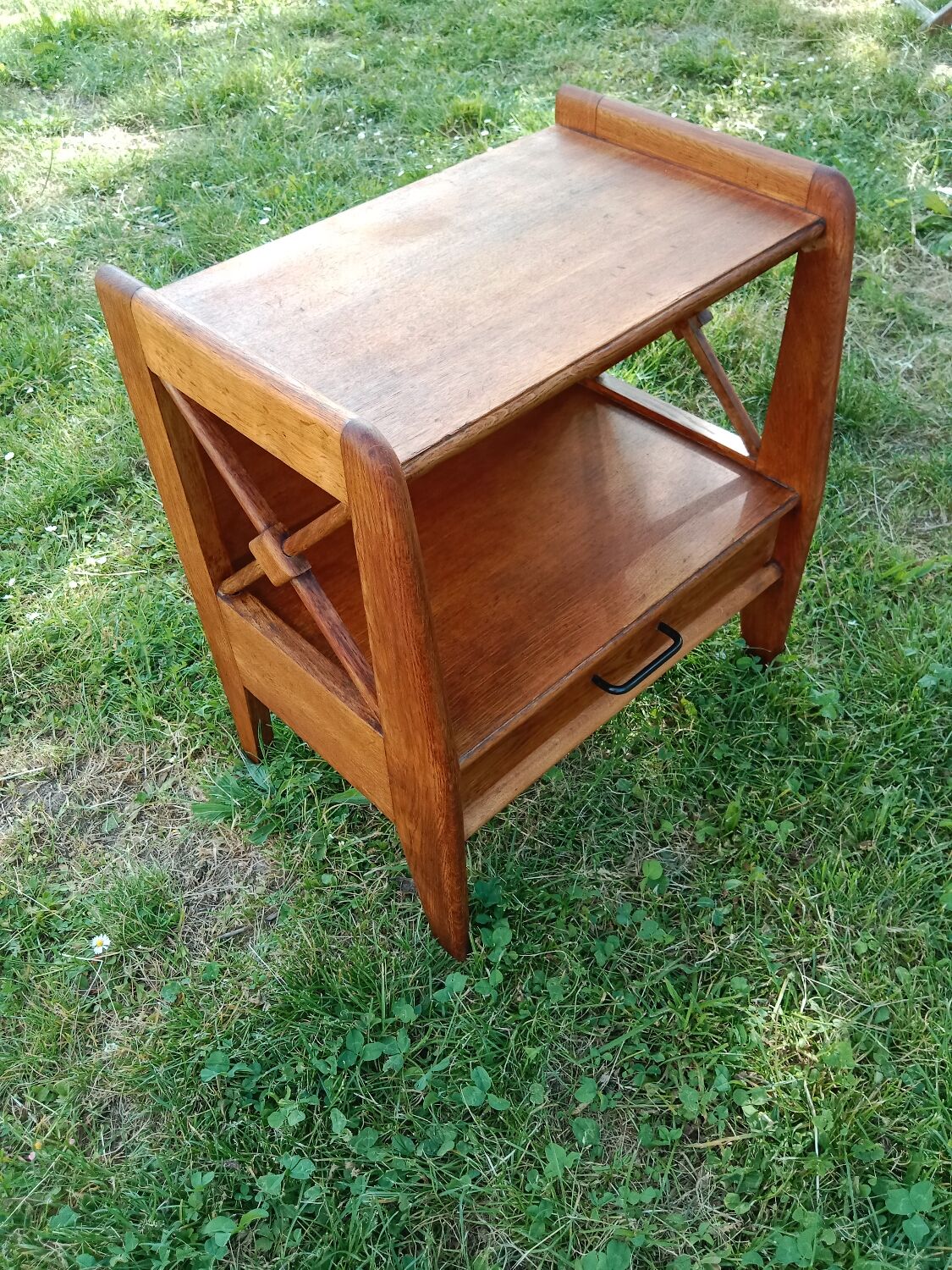 Table de chevet à croisillons