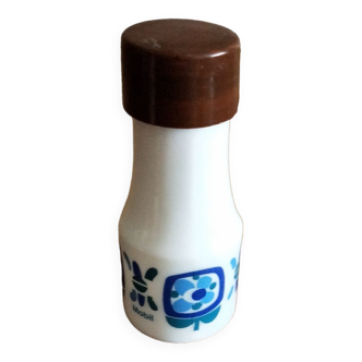 Mobil opaline salt shaker