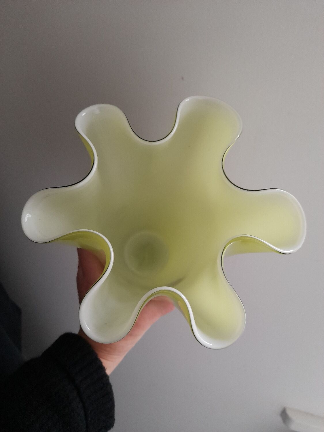 Fasoletto handkerchief vase in green opaline