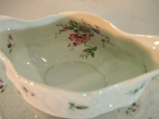 Lot Soupière and saucier Porcelaine hard Georges boyer