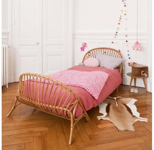 Rattan basket bed from the 60s