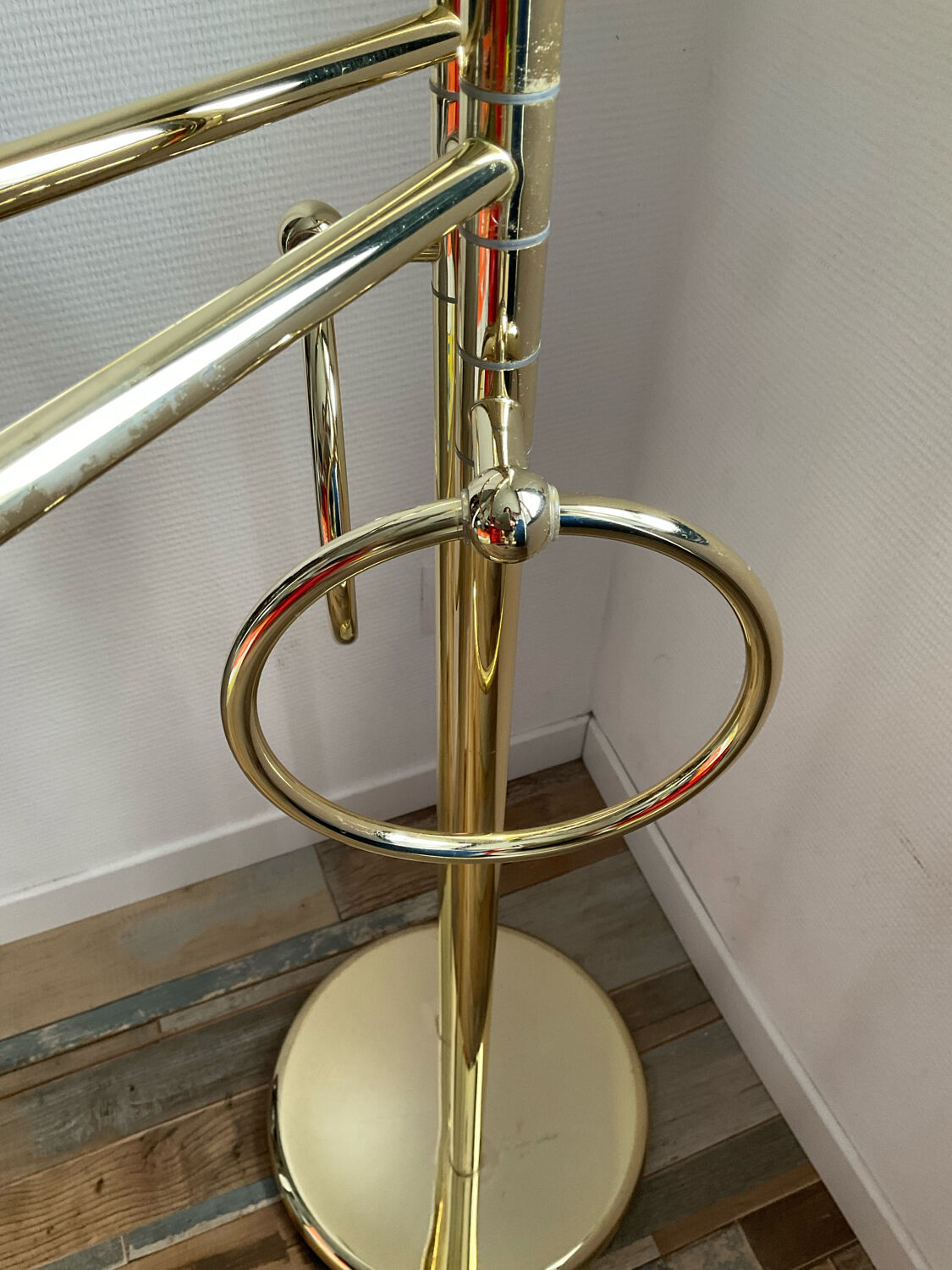 Italian towel rack in gilded metal from the 70s