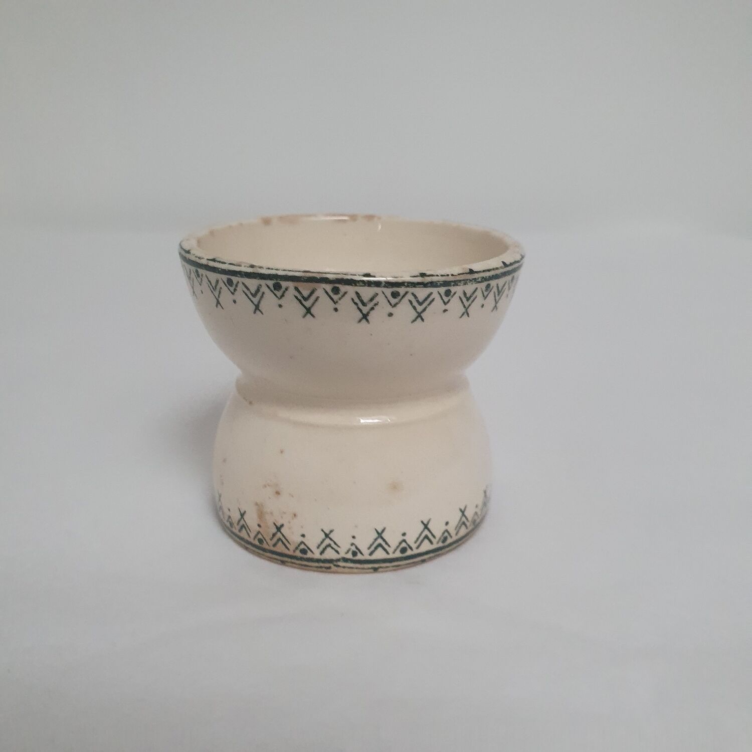 Devil's egg cup, iron earth