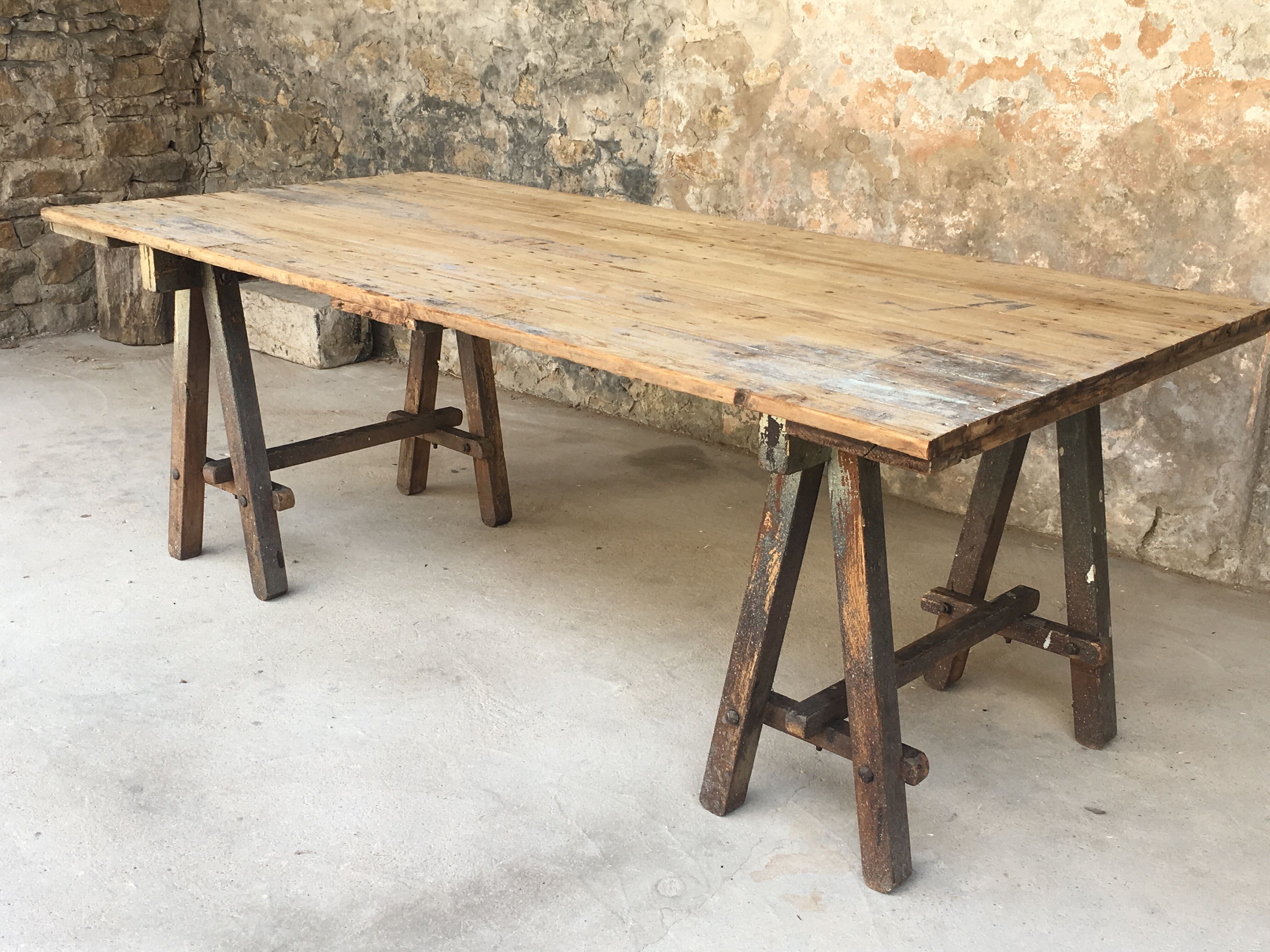 Old table workshop on trestles