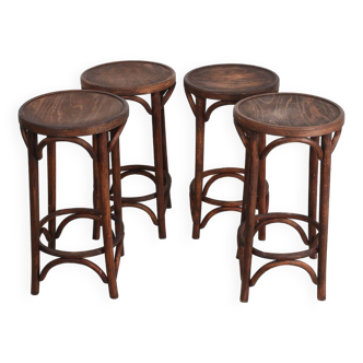 Tabourets hauts de bar, style Thonet en bois courbé.