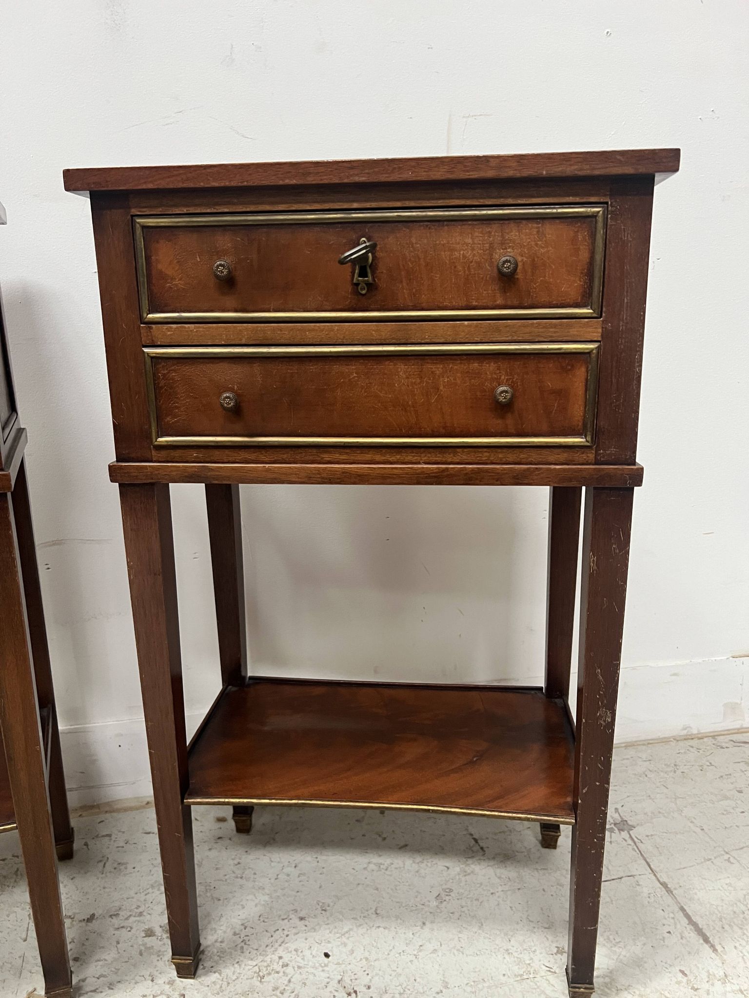 Pair of Louis XVI style bedside tables in mahogany and veneer, 20th century