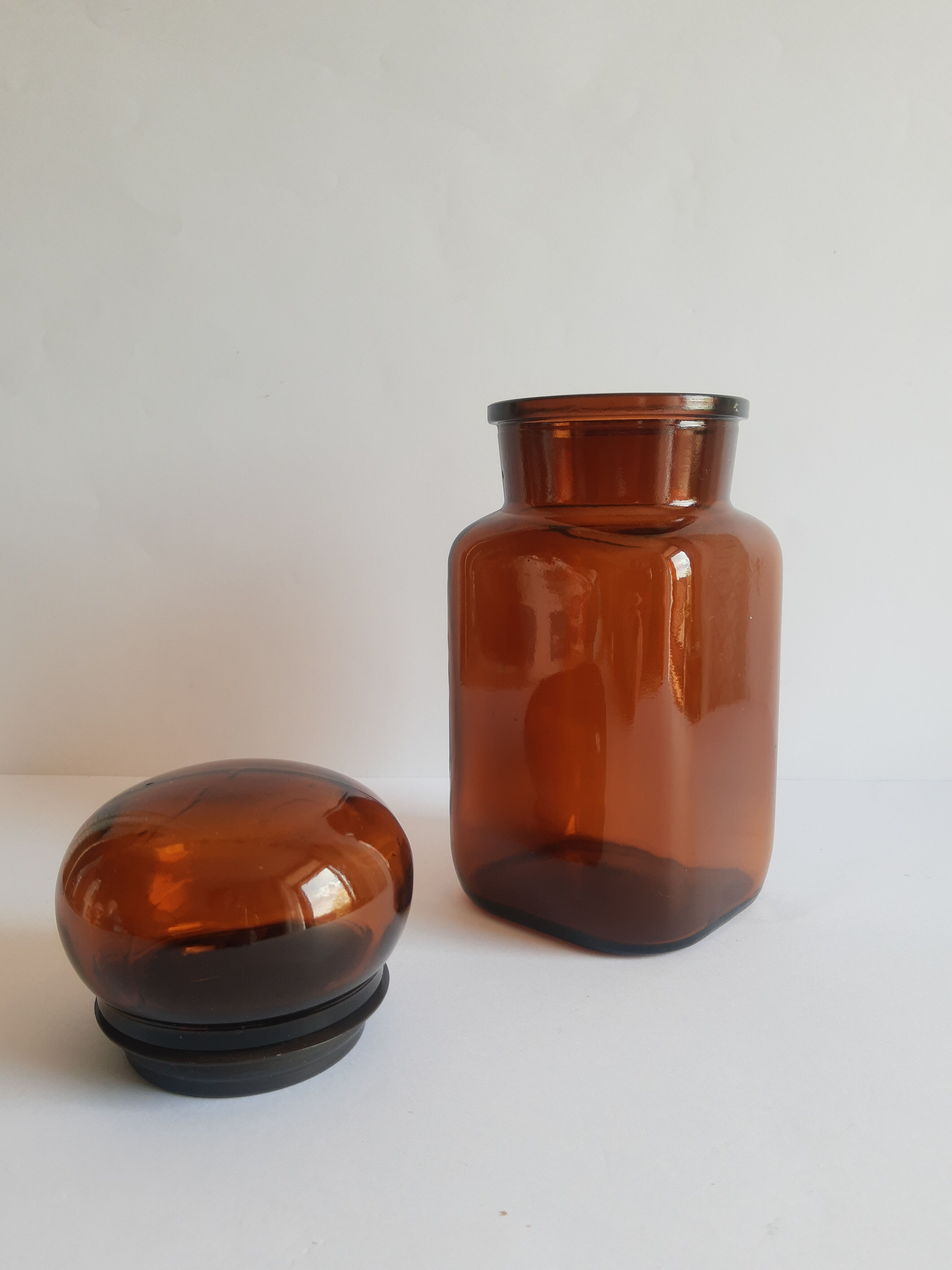 Old vintage amber apothecary jar jar