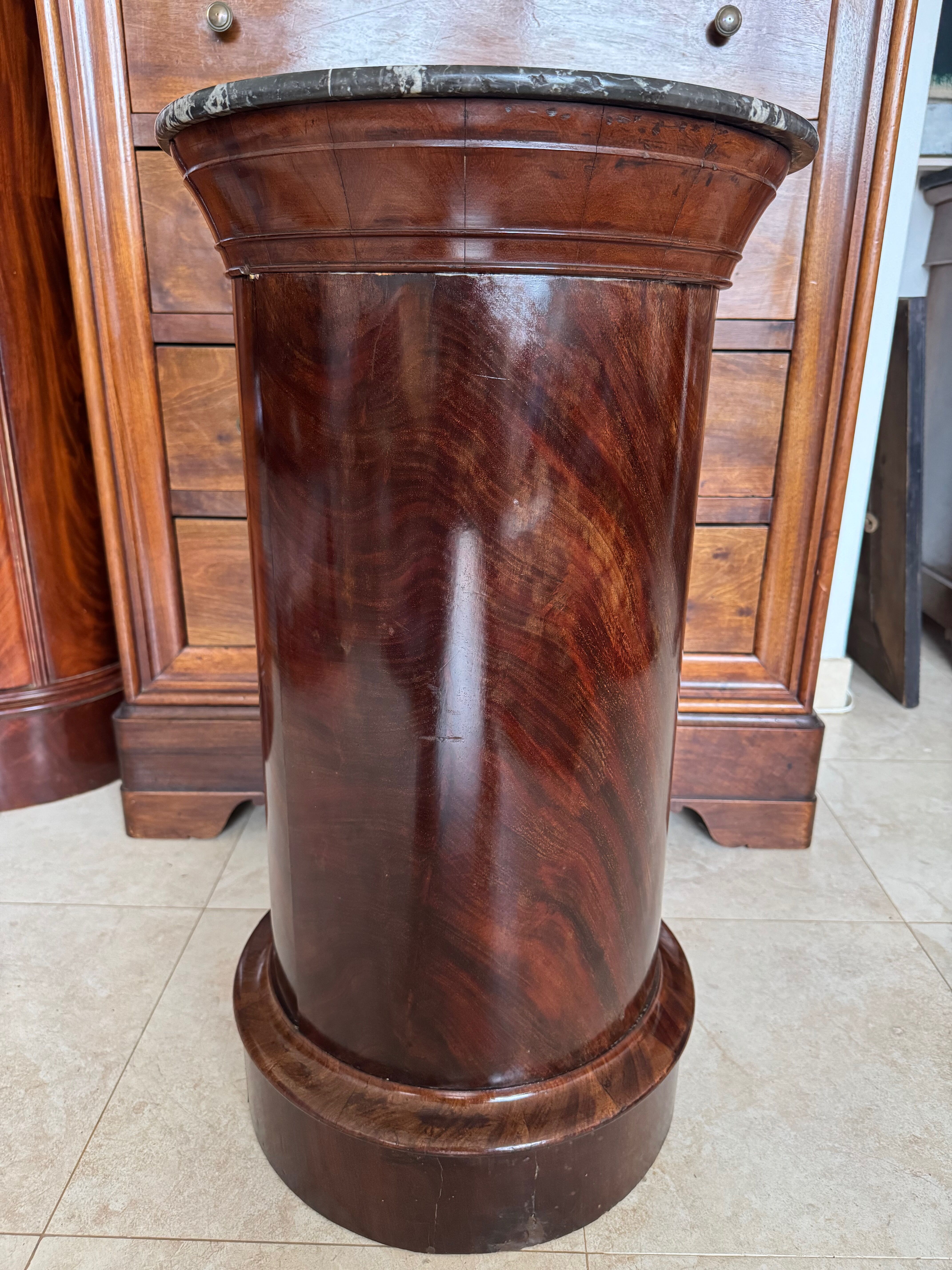 Rare Somno with drawer, Empire period Cuban mahogany and superb grooved marble.