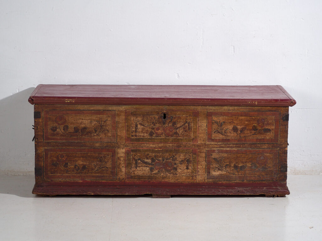 Antique pine wood chest – Central Europe (circa 1900)