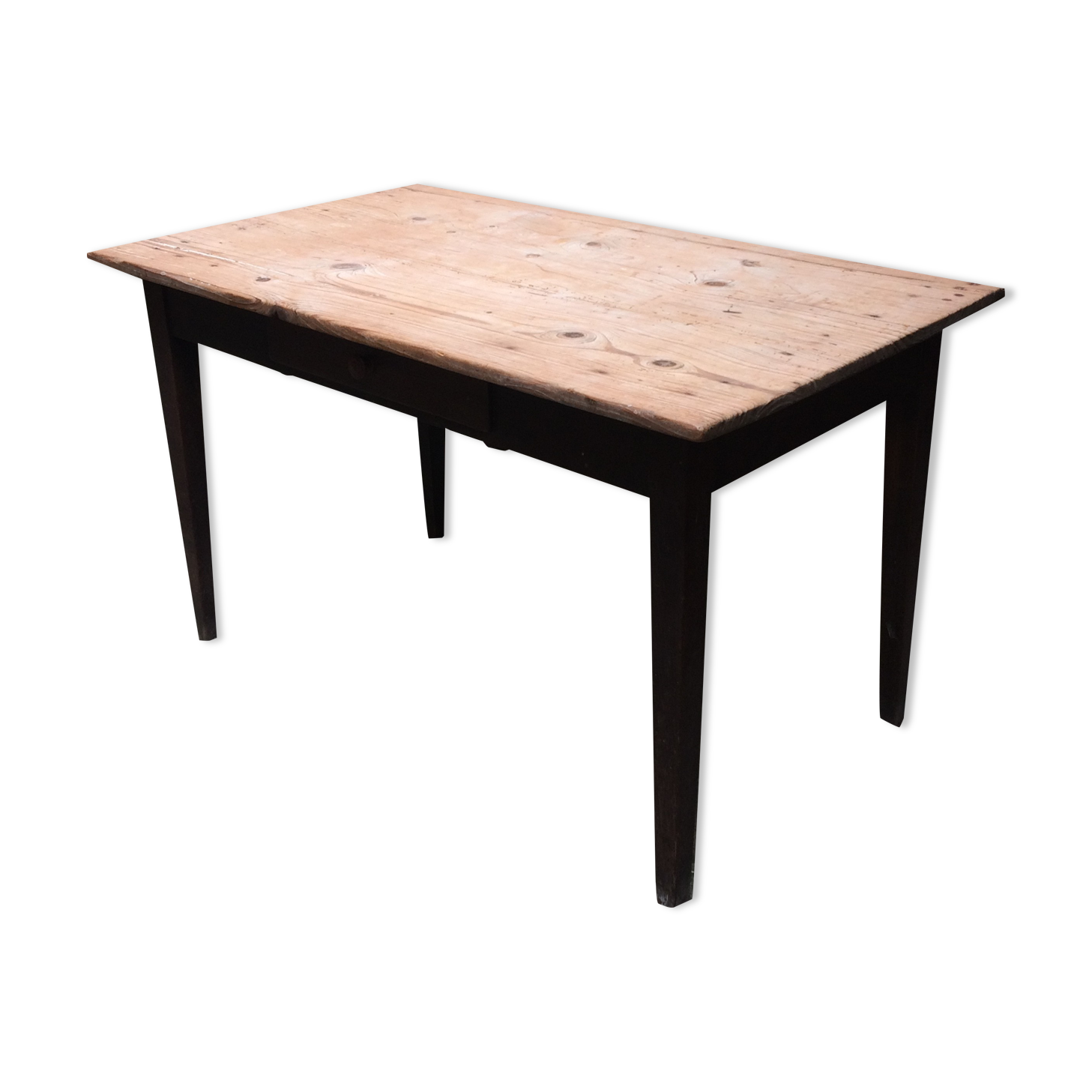 Firm table spindle feet